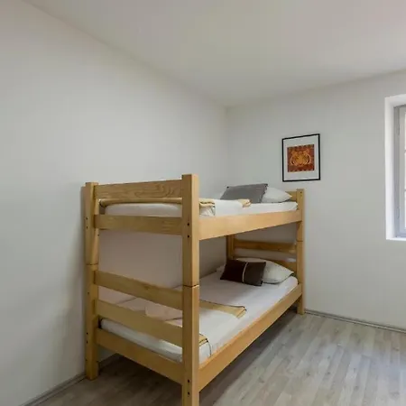Hvar Hula Apartament *