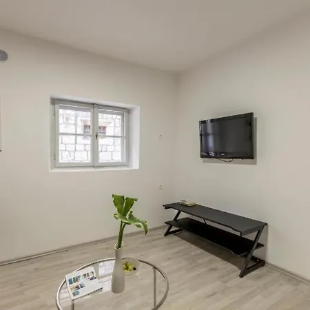 Hvar Hula Apartament *